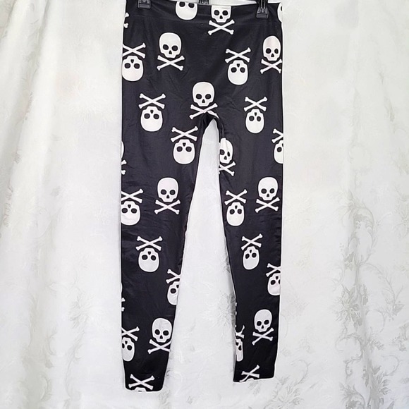 No Boundaries Leggings Size L/G (11/13) Poison Skulls Black White - Picture 1 of 5